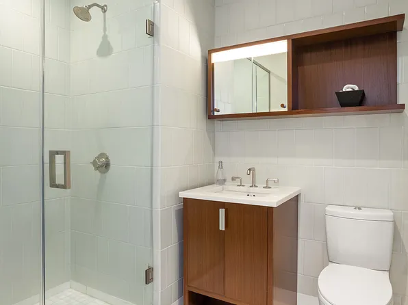 60 Riverside Boulevard image 12 of 20