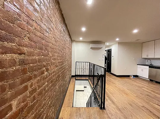 Rented by Hagstrom Management Inc | media 11
