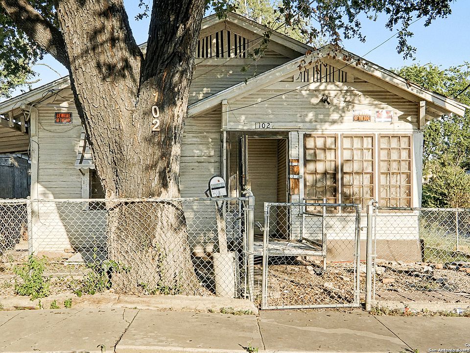 1st image of 102 S Rosillo
