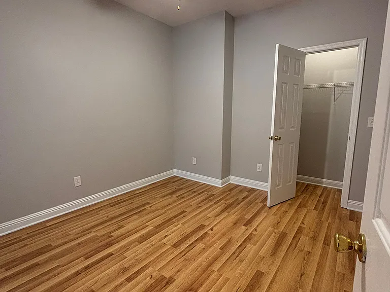1715 Crystal Lake Dr — Photo 32