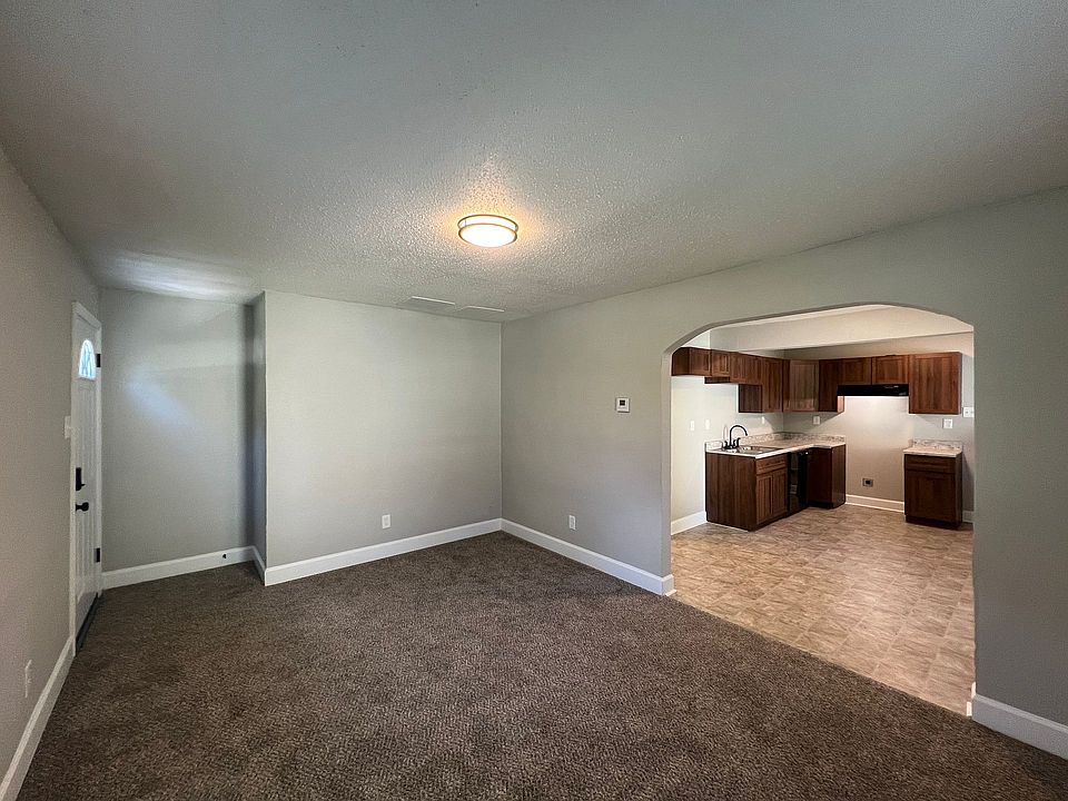 1st image of 529 Rosewood Ave
