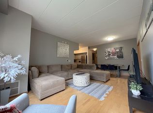 419 W Cermak Rd #2C, Chicago, IL 60616