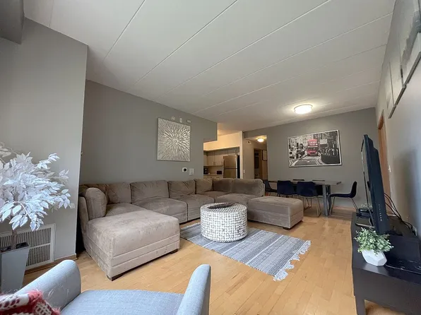 419 W Cermak Rd #2C, Chicago, IL 60616