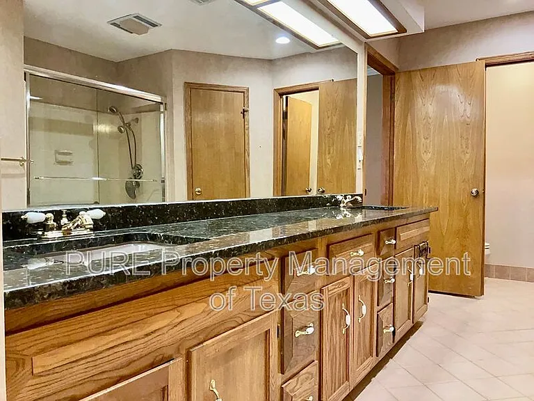 201 Oakwood Dr — Photo 15