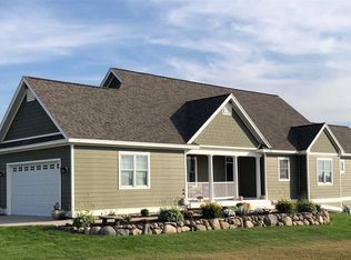 11349 Stonebridge Dr, Charlevoix, MI 49720