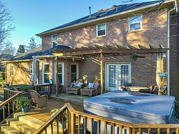 5th image of 2205 Oakbranch Cir