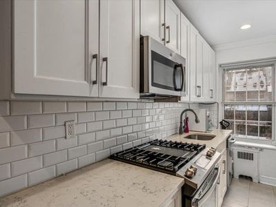 90 Knightsbridge Road #H 1, Great Neck, NY, 11021