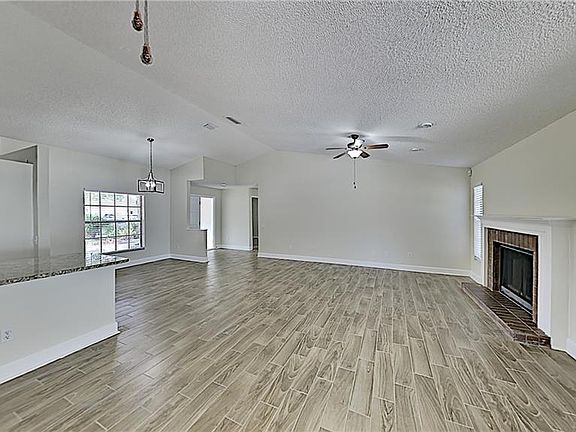 4th image of 4707 Kemble Ct