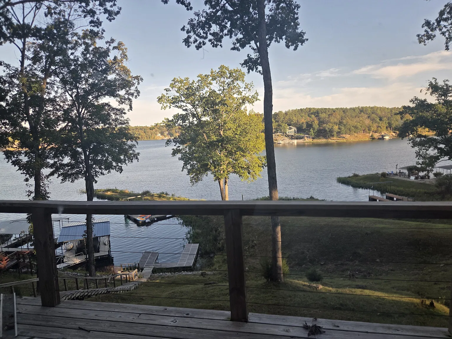 125 Lakeshore Dr S — Photo 3