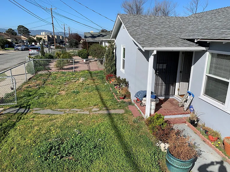 1089 Palm Ave — Photo 15
