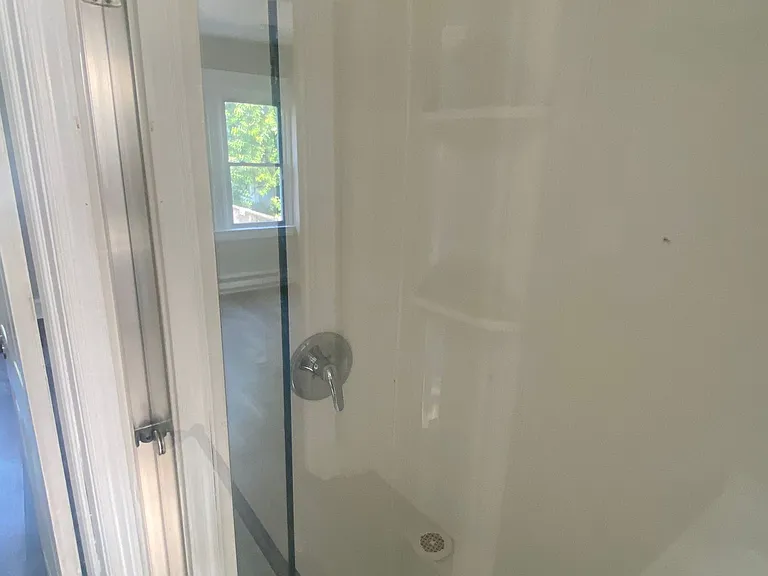2527 Edgemont Ave — Photo 11