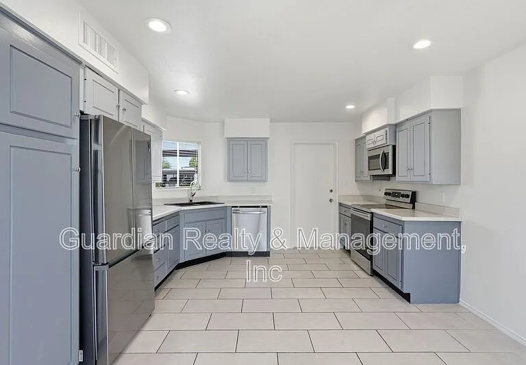 7238 E Joshua Tree Ln — Photo 14