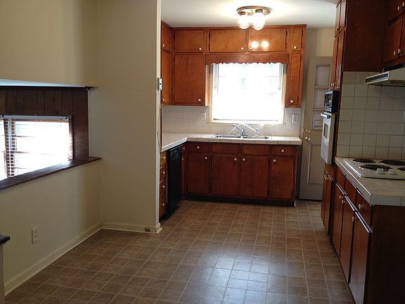 New Floors in The Kitchen!