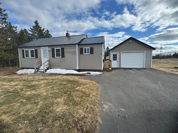 10 Paris Snow Drive, Caribou, ME 04736