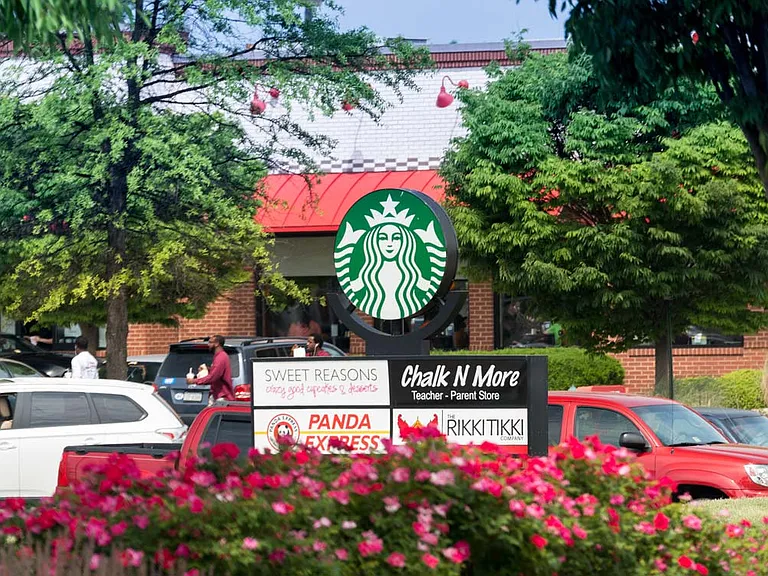 Get Your Starbucks Fix at Nearby Central Park