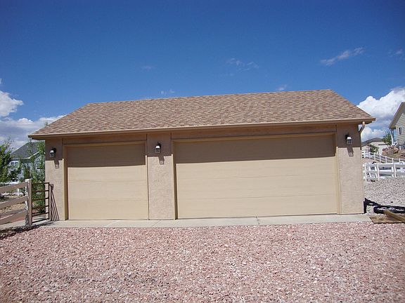 34 x 28 detached 4 car garage/shop/man castle