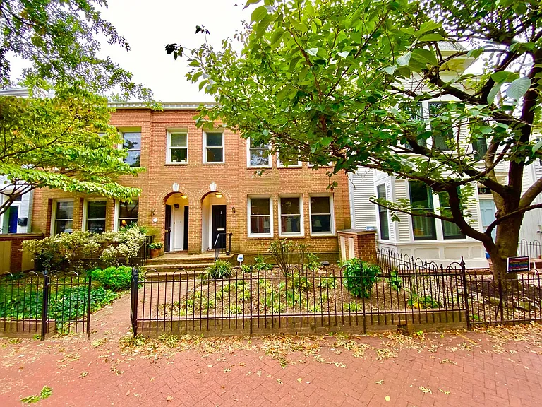 815 E St SE #1 — Photo 1