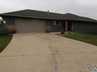 3541 S Prairie Gardens Pl, Sioux Falls, SD 57110