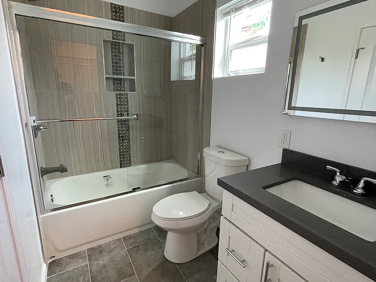 350 Hanson Ave #2 — Photo 4