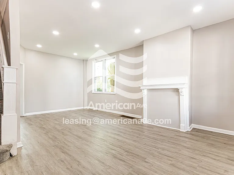 987180_005_living_room_13865854.jpg
