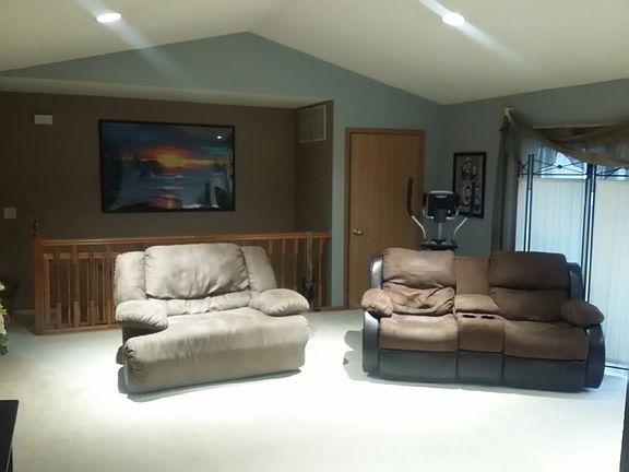 3rd image of 967 Roseland Dr APT 1