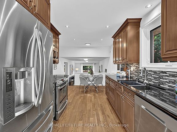 4th image of 18 Ivan Rd