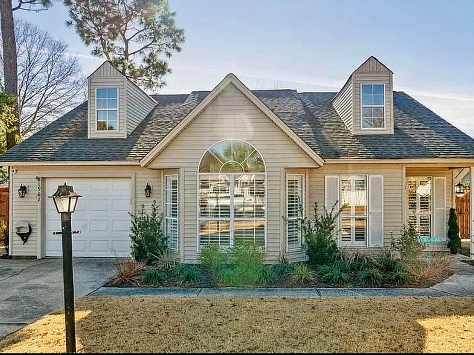 1st image of 1967 Armory Dr