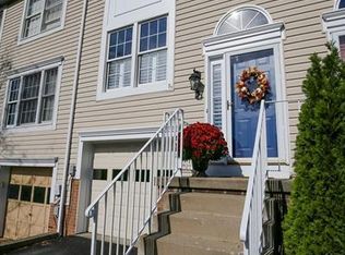 3 Cherryhurst Ln, Bridgeville, PA