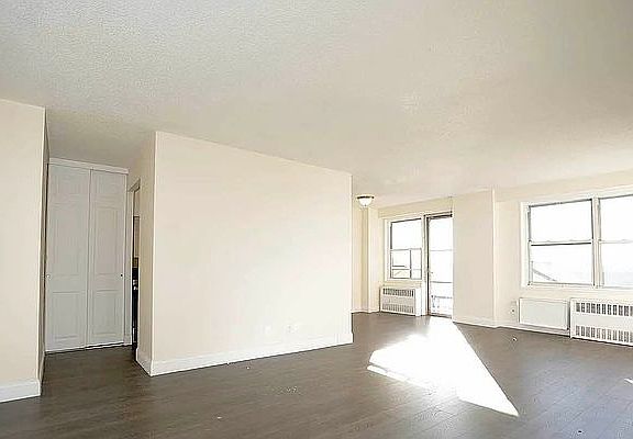 5th image of 2550 Olinville Ave APT 14B