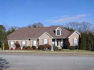 2308 Watershore Dr, Soddy Daisy, TN 37379