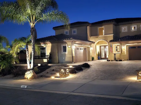1049 Village Dr, Oceanside, CA 92057
