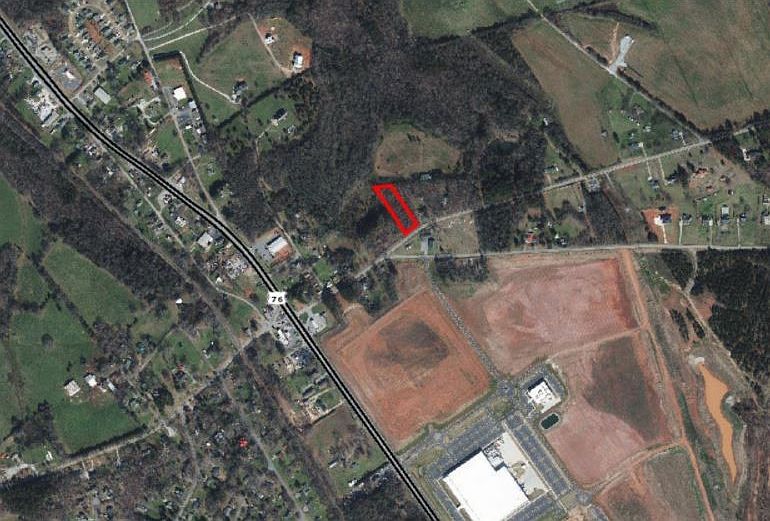 2nd image of 215 Millwee Creek Rd