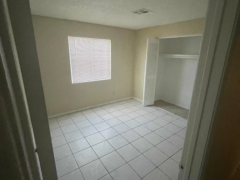 8106 W Elm St — Photo 4