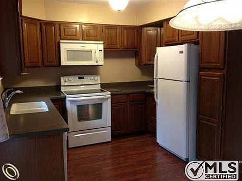 Corian Kitchen w/New Floors
