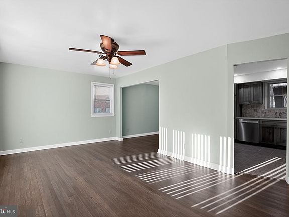 5th image of 9017 Holly Ave