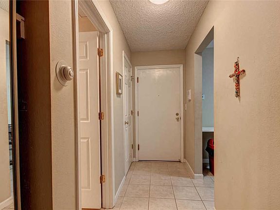 2nd image of 1279 Guelbreth Ln APT 208