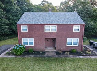 4 Marlon Pl, Cromwell, CT 06416