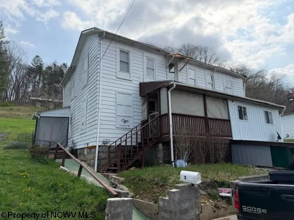 333 S Walnut St, Philippi, WV 26416