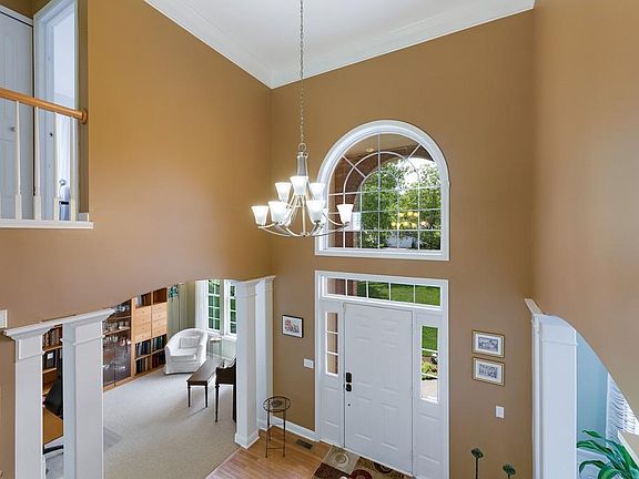 3rd image of 3024 Darien Ln