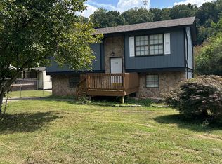 713 High St, Athens, TN 37303