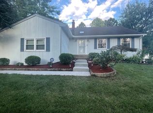 14 Dale Dr, Edison, NJ 08820