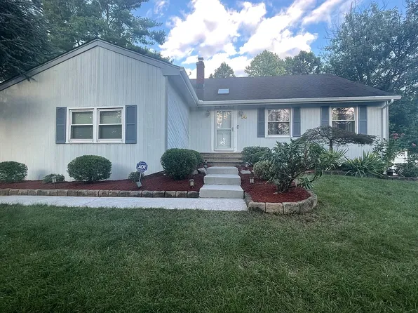 14 Dale Dr, Edison, NJ 08820