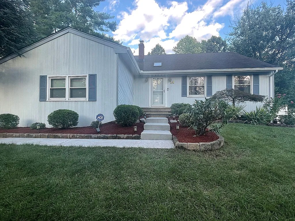 14 Dale Dr photo 1