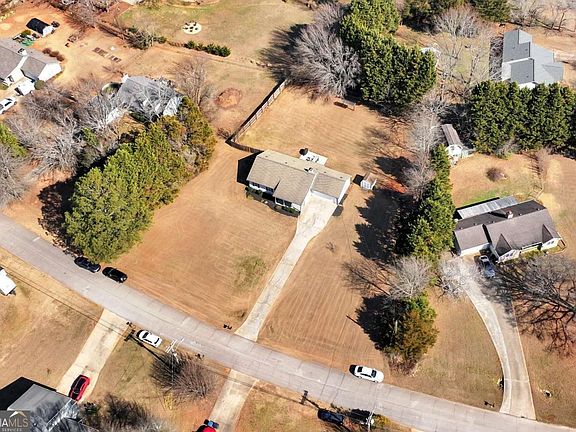 4th image of 486 Glen Terrace Rd