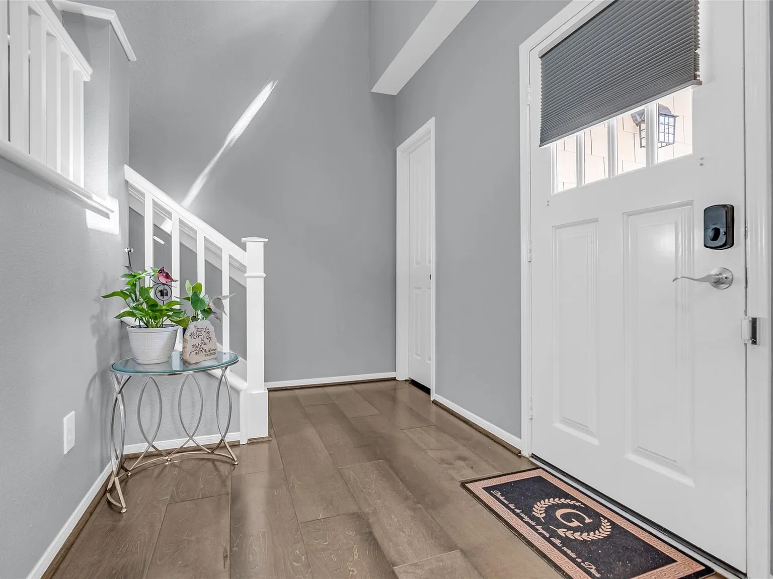 2 bed, 2.5 bath, 1571 sqft, $2,000 — Photo 2
