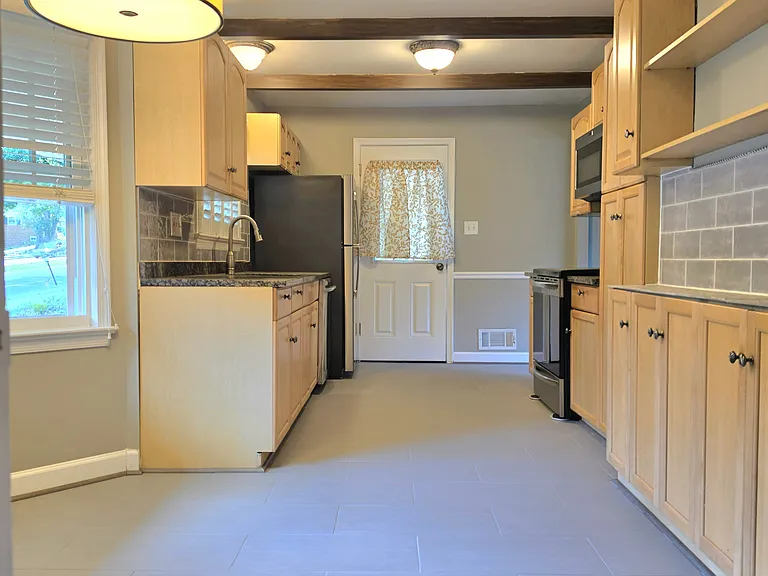 6602 Huntsman Blvd — Photo 4
