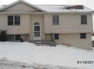 W1377 Hollywood Rd, Genoa City, WI 53128