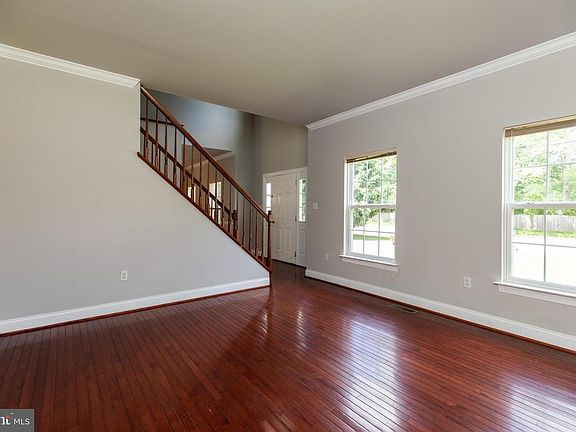3rd image of 2118 Foulk Rd