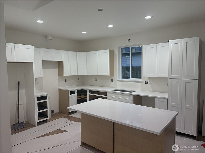 3rd image of 6317 Winchester Way