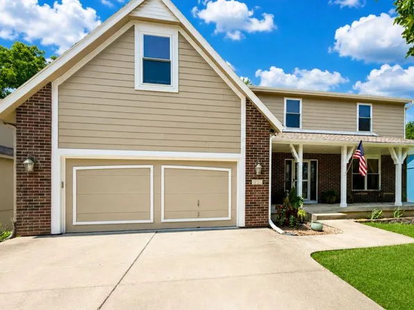 820 NE Adams Dr, Lees Summit, MO 64086